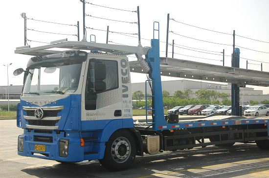 首批中置轴轿运车上路已满月 老司机现身说法